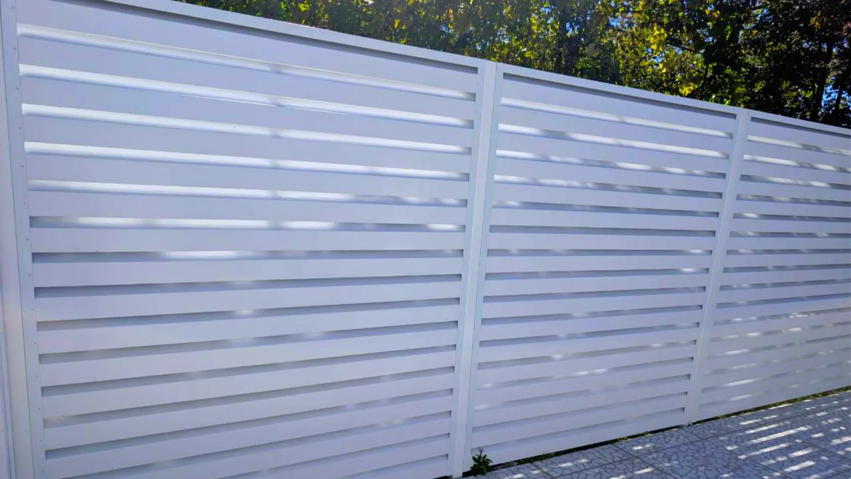 Фото 4 забор жалюзи Хай-Тек RAL9005 Белый двусторонний
